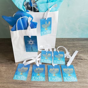 Chanoeka gepersonaliseerd nummer naam herbruikbare cadeaulabels | Aangepaste familiekaarten voor Joodse Chanoeki-menora | Davidster judaica decor kinderlabel