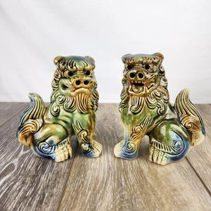 Ceramic Foo Dog Statues – Chinese Temple Lion Figurines (Set of 2)