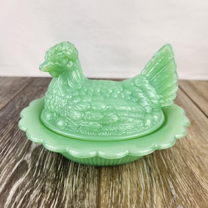 Jadeite Green Glass Hen on Nest with Ruffled Edge - Glass Trinket or Candy Dish