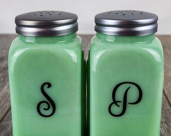 Jadeite Green Milk Glass Salt & Pepper Shakers - Retro Kitchen Decor