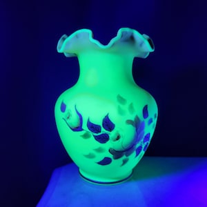 Fenton Custard Uranium Glass Burmese Satin Vase – Hand-Painted by L. Plues – 8.5” Glows