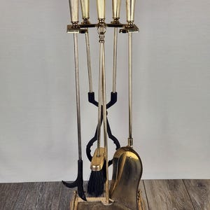 Vintage 4pc MCM Brass Fireplace Tool Set & Stand Poker Shovel Tongs Brush
