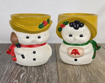 Portavelas de cerámica pintados a mano con la figura retro del Sr. y la Sra. Muñeco de Nieve.
