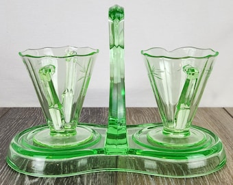 Juego de lechera y azucarero de vidrio uranio con diseño de abeja grabada, estilo Depression Glass - Cambridge, década de 1930