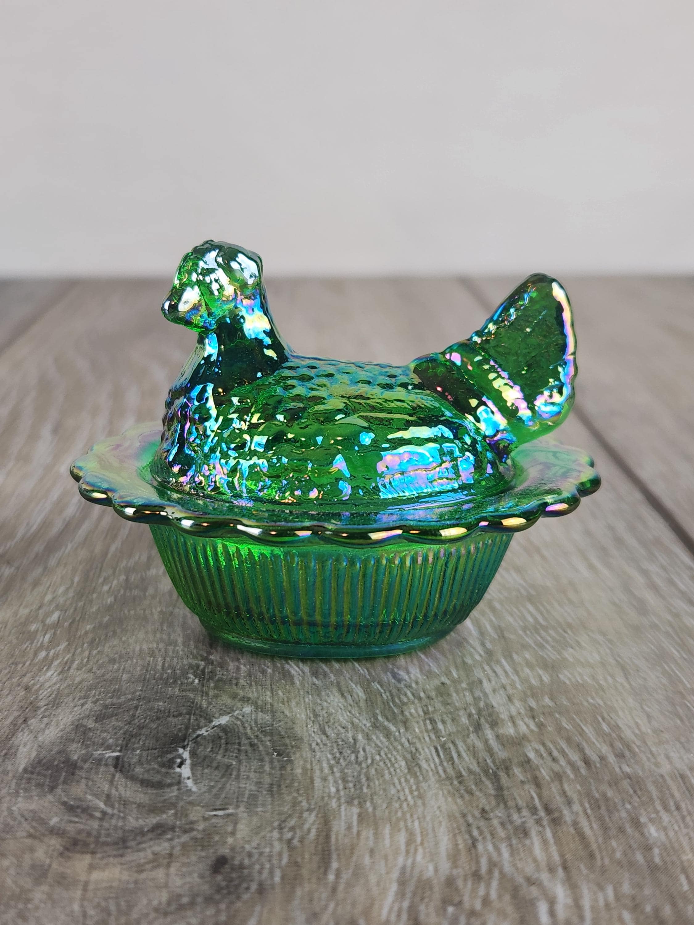 Emerald Green Carnival Glass Hen on Nest Salt Cellar – Ruffled