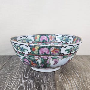 Canton Famille Rose Medallion Bowl Chinese Export Porcelain Hand Painted Decor