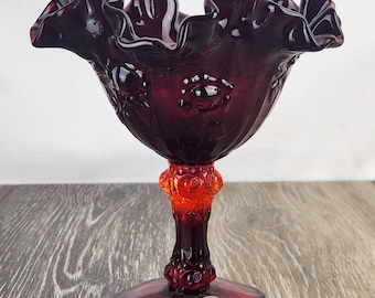 Plato de cristal Fenton Ruby Red con forma de rosa repollo y pedestal - ¡6,5" BRILLA!