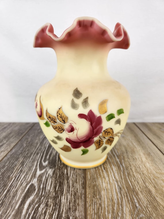 Fenton Custard Uranium Glass Burmese Satin Vase – Hand-painted by