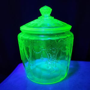 Uranium Green Glass Etched Cookie Biscuit Jar - Glows GREEN!