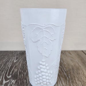 Indiana Grape Harvest Milk Glass Tumbler Drinking Glass 16oz
