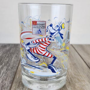 McDonald’s Disney 100 Years of Magic Glass Cup Goofy Collectible