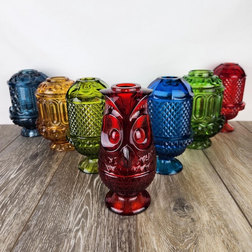 Fenton Custard Uranium Glass Burmese Satin Vase – Hand-painted by