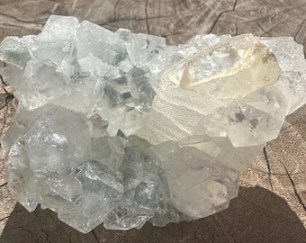 Spécimen de calcite optique dorée AAA avec calcédoine bleue et apophyllite diamantée provenant d'Inde