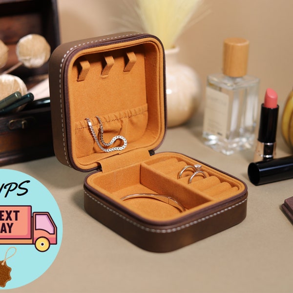 Personalized Jewelry Box, Bridesmaid Gifts, Travel Jewelry Case, Leather Jewelry Organizer, Custom Gifts for Women, Birthday Gift for Mom
