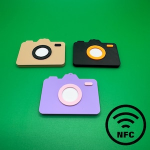 Porte-clés NFC personnalisé pour appareil photo, idéal pour un mariage, un photographe, une sortie d'entreprise, une journée en famille, les réseaux sociaux, un album photo ou une vidéo.