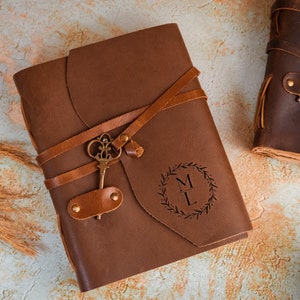Diario de cuero personalizado para ella, grabado personalizado, regalo de graduación, regalos para padrinos de boda para él, regalo para ella, mamá, regalo de Navidad