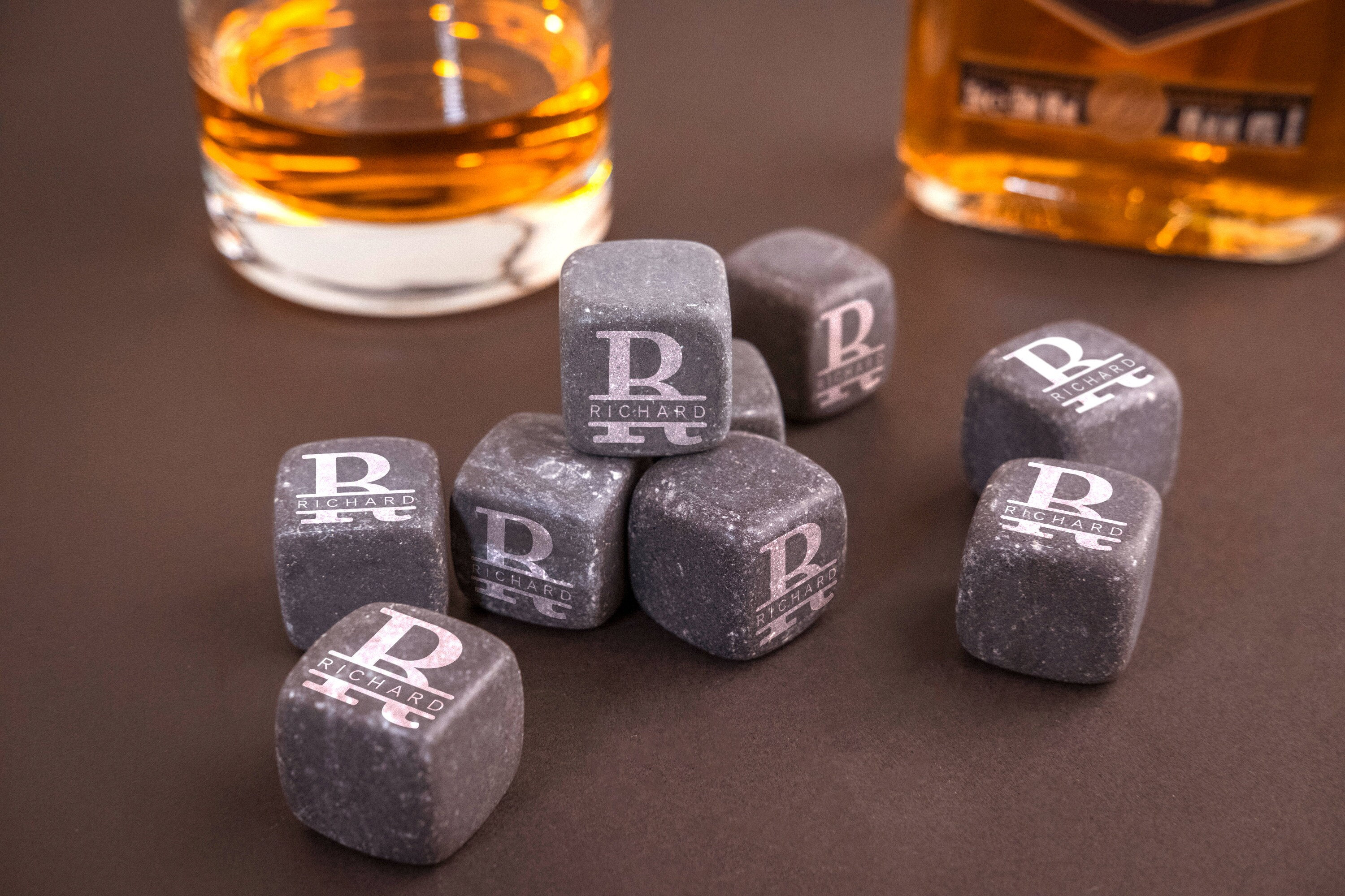 Gepersonaliseerde whiskysteen, aangepaste whiskysteenset, koelstenen whisky, whiskycadeauset, cadeaus bruidsjonkers, Vaderdag, cadeau voor hem