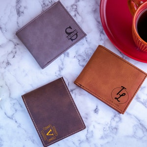 Personalisierte Männer Brieftasche, benutzerdefinierte Brieftasche, Geschenk für Ehemann, Geschäftsgeschenk, Leder Brieftasche, monogrammierte Brieftasche, Bürogeschenk, gravierte Brieftasche