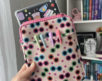Etui na tablet i czytnik e-booków z motywem kwiatowym: neoprenowa okładka na książkę Summer Vibes, prezent dla miłośników książek