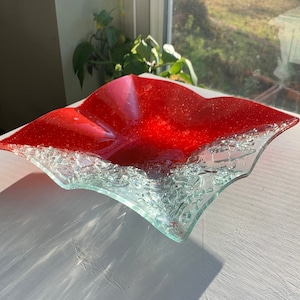 Vintage Arte Di Murano Made in Italy Two Toned Glass Plate with Murano Tag and in Original Box, Excellent Condition