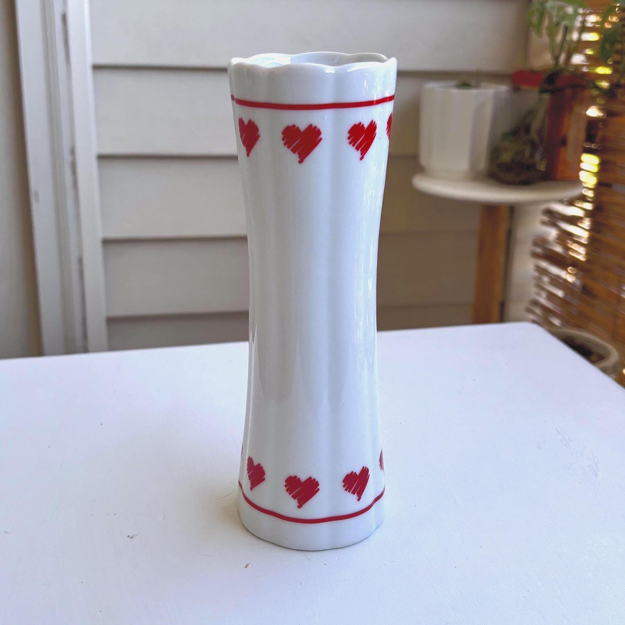 ヴィンテージ 1989 FTDA ハートプリント セラミック花瓶 - 7インチ