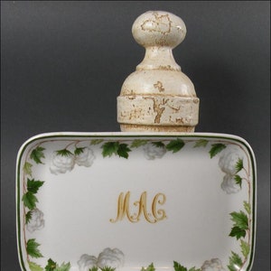 Metropolitan Hotel Tip/Dresser Tray, 1917 – Syracuse China