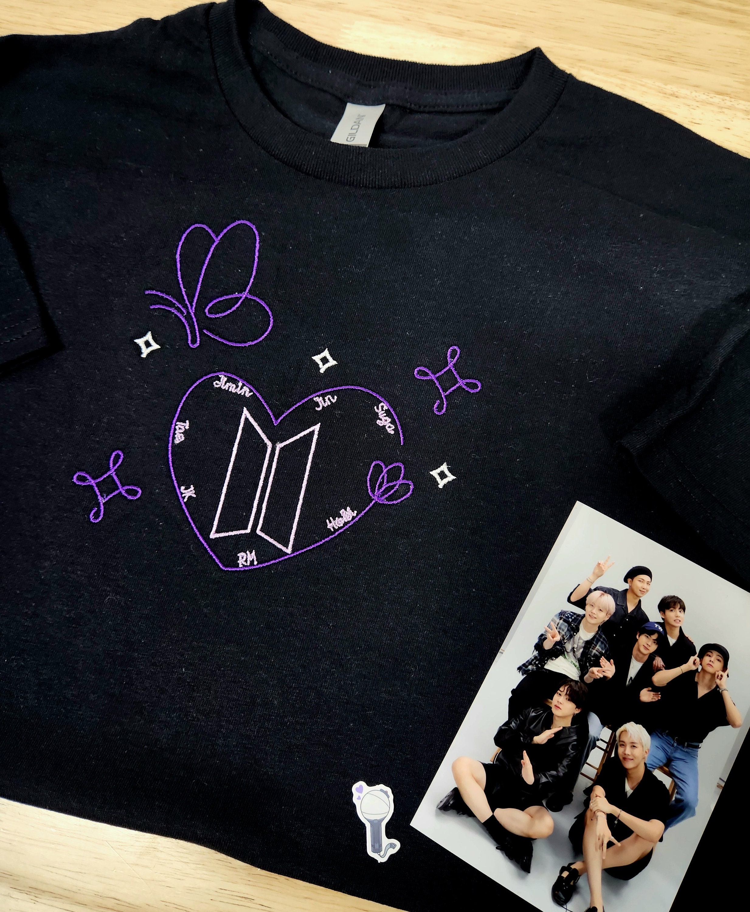 ★BTS着用BRAND★1993STUDIO★STUDIO EMBROIDERED SWEATSHIRT BTS Hoodie | KpopUltra.Net