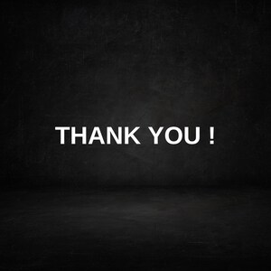 Pode incluir: Um fundo preto com o texto "THANK YOU!" em branco.