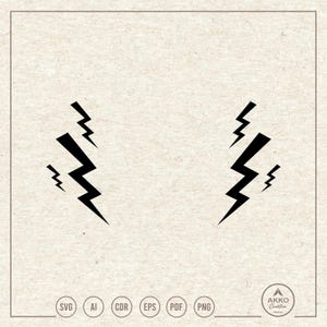 Könnte beinhalten: Zwei schwarze Blitzdesigns auf beigem Hintergrund. Jedes Design besteht aus drei gezackten Linien. Darunter befinden sich Dateityp-Symbole: SVG, AI, CDR, EPS, PDF und PNG. Das Akko Creative-Logo befindet sich unten rechts im Bild.