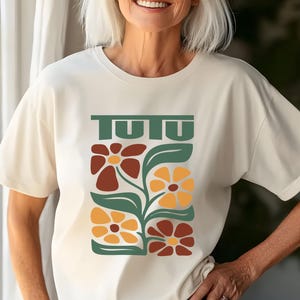 Grandma Tutu Gift, Hawaiian Grandmother Tutu Shirt, Mom Tee, First Time Grandma, Vacation To Hawaii, Present for Mom, Hawaiian Culture