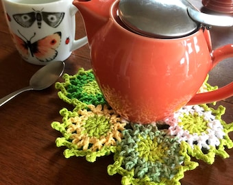 Crochet Trivet Pattern, Flower kitchen accessory. floral crochet hot pad