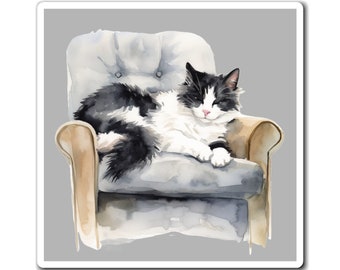 Aimant de réfrigérateur pour chat noir et blanc, félin endormi sur une chaise paresseuse, sieste paisible, amoureux des animaux, décor de réfrigérateur mignon, cadeau unique