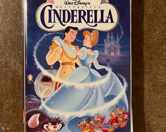 La obra maestra de Walt Disney, Cenicienta, en VHS