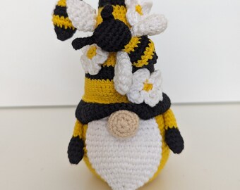 Adorable nain abeille noir et jaune au crochet