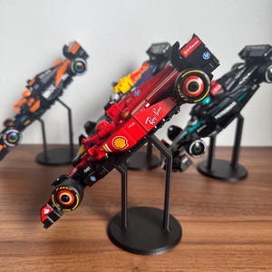 F1 Speed Champions Display Stand – Compatible with LEGO Formula Cars – 3D Printed Base (7x7 cm, 10 cm Height) – Car Not Included