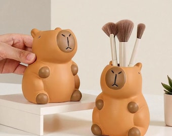 Portapenne Capibara, divertente organizer da scrivania in resina