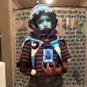 Mönster för clownkrage - Nybörjarvänlig virkad PDF-ritning för gycklarkrage med 6 flaggor, stjärnor, pompoms, bollar, dödskallar eller månar bild 4