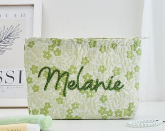 Personalized Floral Embroidered Makeup Bag - Custom Name 3D Hand-Stitched Cosmetic Pouch, Bridesmaid Proposal Gift, Bridal Party Thank You