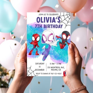 Puede incluir: Una invitaci&oacute;n a una fiesta de cumplea&ntilde;os con un fondo de acuarela colorido con tres personajes de dibujos animados de Spider-Man. La invitaci&oacute;n dice "&Uacute;nete a nosotros para celebrar el s&eacute;ptimo cumplea&ntilde;os de Olivia". La invitaci&oacute;n incluye la fecha, la hora y el lugar de la fiesta. Tambi&eacute;n se incluye informaci&oacute;n de RSVP.