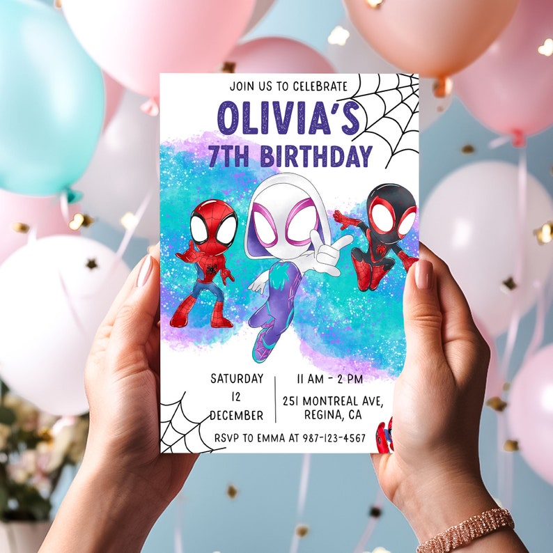 Puede incluir: Una invitaci&oacute;n a una fiesta de cumplea&ntilde;os con un fondo de acuarela colorido con tres personajes de dibujos animados de Spider-Man. La invitaci&oacute;n dice "&Uacute;nete a nosotros para celebrar el s&eacute;ptimo cumplea&ntilde;os de Olivia". La invitaci&oacute;n incluye la fecha, la hora y el lugar de la fiesta. Tambi&eacute;n se incluye informaci&oacute;n de RSVP.