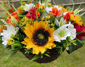 Spring hanging basket