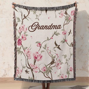 Personalized Grandma Woven Blanket, Floral Woven Throw for Grandma, Nana, or Mimi, Custom Gift for Grandmother, Mother&#39;s Day Blanket