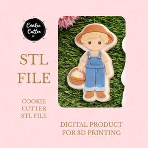 Puede incluir: Un diseño de cortador de galletas con la forma de un joven granjero sosteniendo una cesta de huevos coloridos. El granjero lleva un mono azul y un sombrero marrón. La imagen incluye el texto "STL FILE" y "DIGITAL PRODUCT FOR 3D PRINTING".