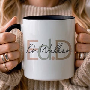 Personalisierte Ed.D Abschluss-Tasse: Geschenk für einen Doktor der Erziehung