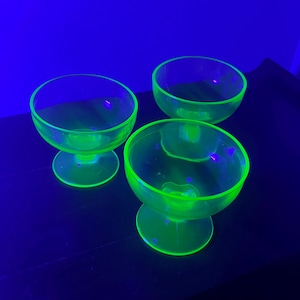 Vintage Uranium Green Glow Glass Sherbet Dessert Coupe Set of 3