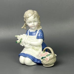 Figurine by Lippelsdorf Wagner & Apel Girl with Flowers | Germany vintage