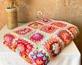 Granny Square Winter Patchwork Hand Knit Throw Blankets, Afghan Boho Crocheted Blanket, With Combed Yarn