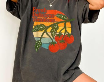 Fresh Tomato Farm Shirt, Vintage Garden Vegetable Tee, Tomato Illustration T-Shirt, Farmers Market Gift