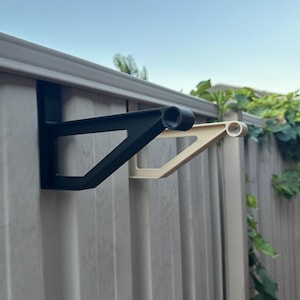 No Screw Fence Hook | Tool‑Free Outdoor Hanging Bracket | Garden Decor & Storage Hook