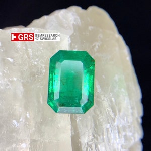 Natural Colombian Emerald | Colombian emerald ring | emerald gemstone | certified colombian emerald | emerald diamond ring | VVS top quality